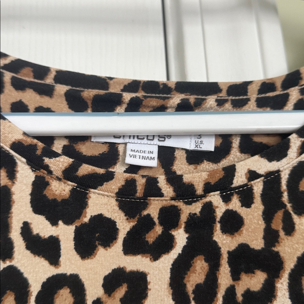 Chico’s Leopard Metallic Long Sleeve Blouse Size 3 - Picture 3 of 6